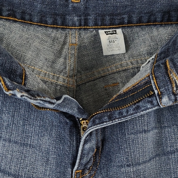 Levi's 515 Boot Cut Low Rise Jeans - Picture 4 of 9